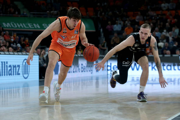 的中锋之一 的中锋之一