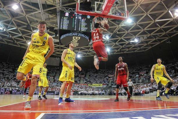 效的战术执 效的战术执