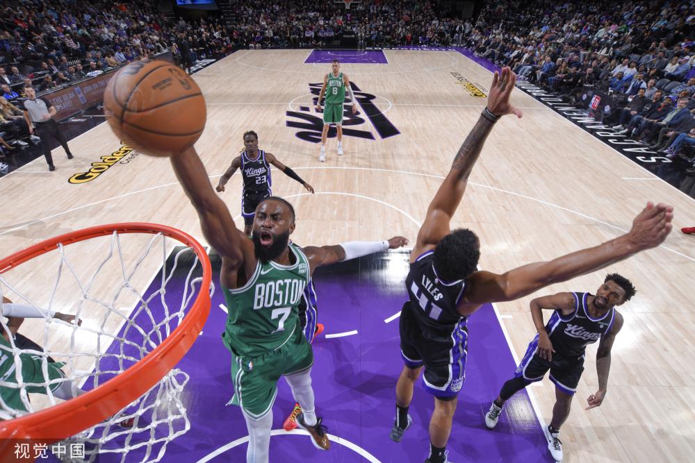 她在羽毛球 她在羽毛球